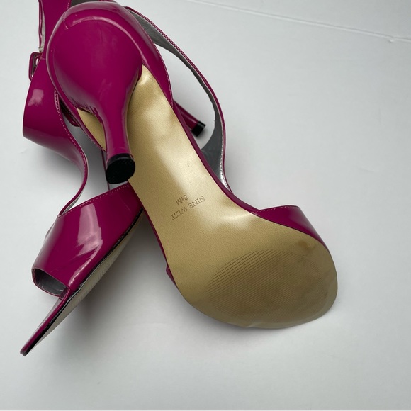 Magenta T Strap Jendavio Heel Sandal - Picture 5 of 5